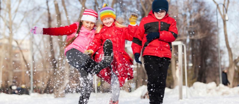 tips-for-staying-healthy-and-active-on-a-winter-vacation-indoors-and-outdoors