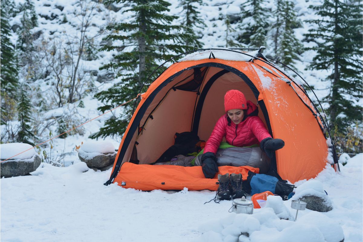 a-guide-to-winter-camping-and-survival