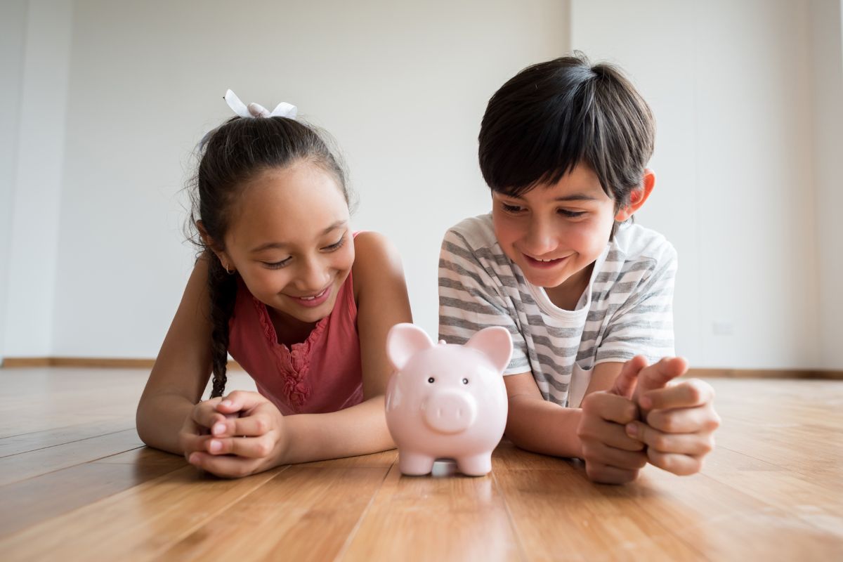 raising-money-savvy-kids-7-fun-ways-to-teach-your-children-about-saving