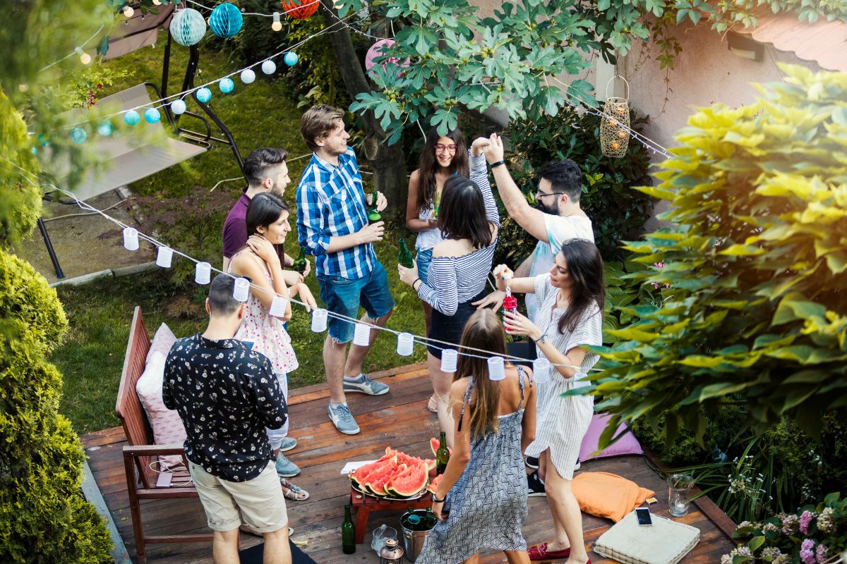 10-tips-for-planning-the-perfect-summer-party