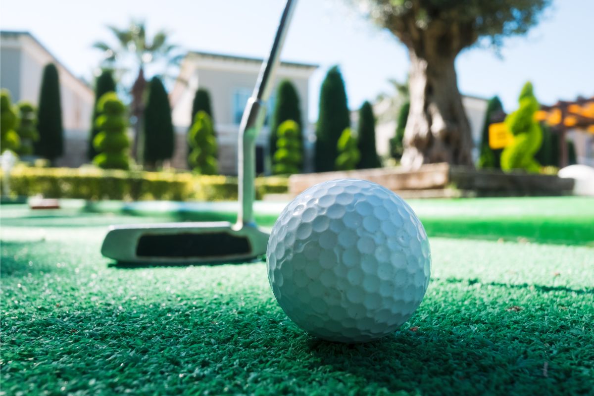 why-mini-golf-is-the-perfect-date-night-activity