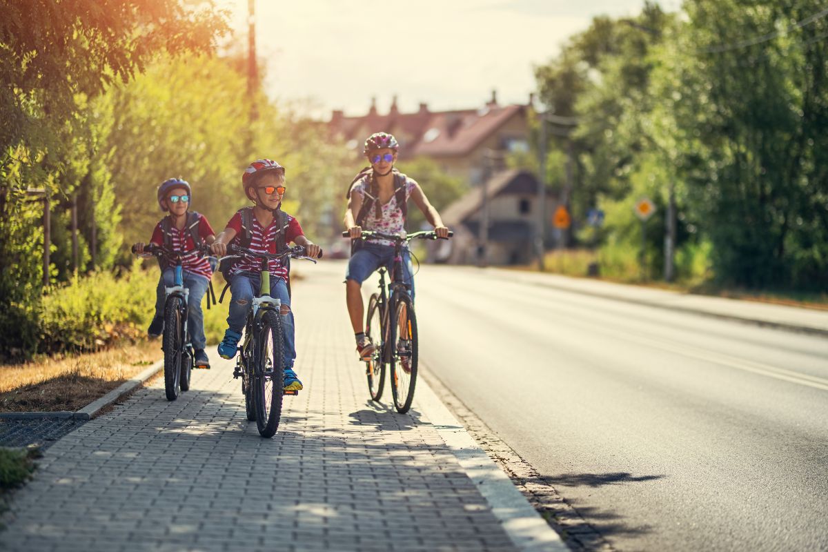 9-tips-for-a-safe-and-enjoyable-walk-or-bike-ride-to-school