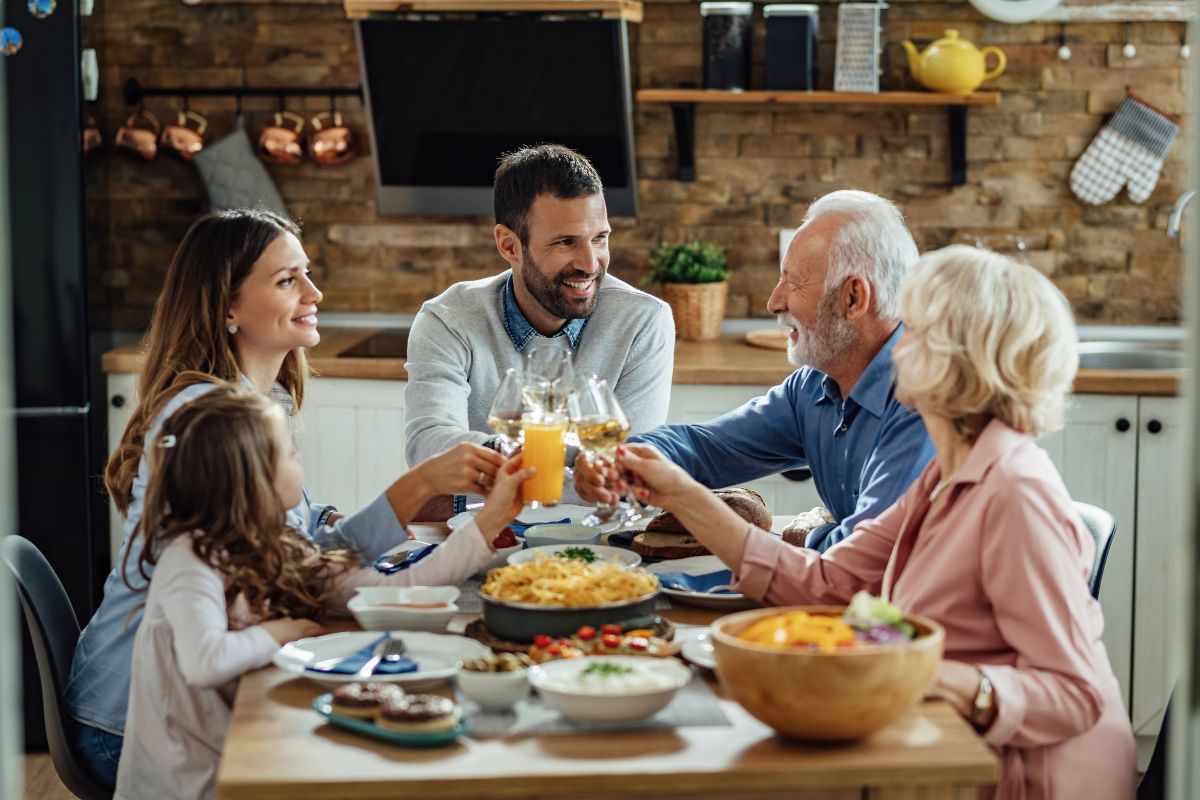 how-to-plan-the-perfect-lunch-date-with-your-parents