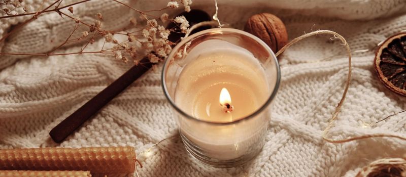 how-to-make-a-fall-candle-at-home