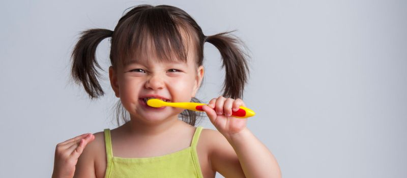 how-to-get-your-kids-to-brush-their-teeth-without-grouching