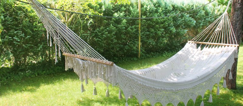 elevate-your-summer-15-must-try-hammock-activities