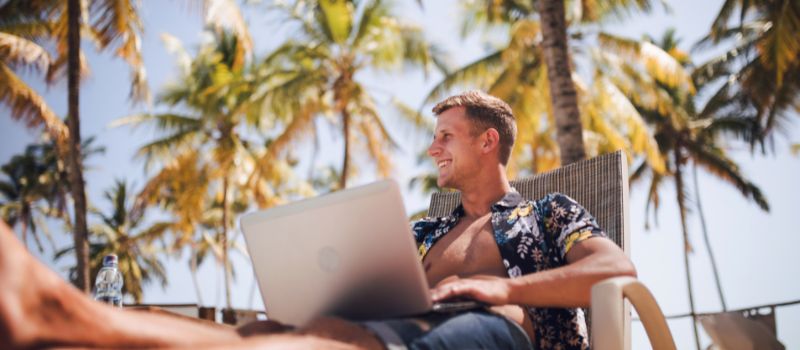 embracing-the-digital-nomad-lifestyle-10-tips-to-find-adventure-while-working-remotely