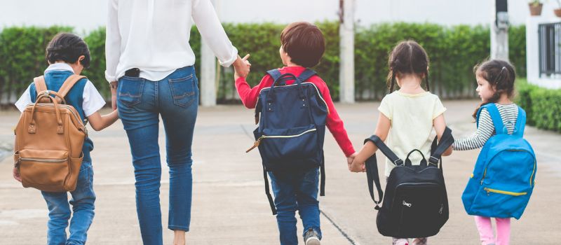 school-days-made-easy-5-essential-tips-for-a-safe-and-enjoyable-walk-to-school-with-your-kids