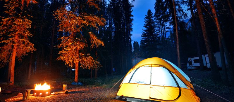 5-must-know-tips-for-a-cozy-november-camping-experience