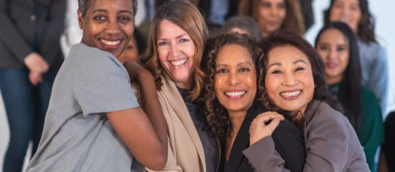 5-empowering-ways-women-can-lift-each-other-up