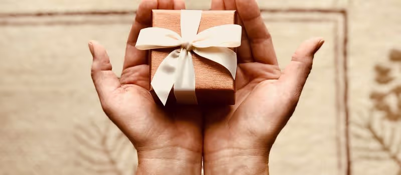 personalizing-gifts-5-steps-for-adding-a-unique-touch