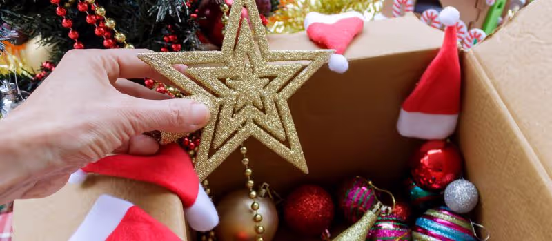 dismantling-the-cheer-5-smart-tips-to-make-taking-down-christmas-decorations-a-breeze